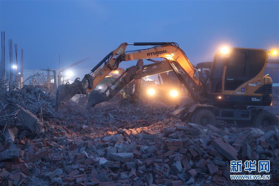（国际）（2）越南一建筑工地发生坍塌事故致10人死亡